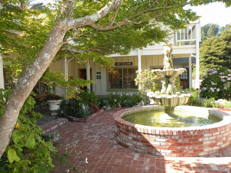 gallery courtyard_800px